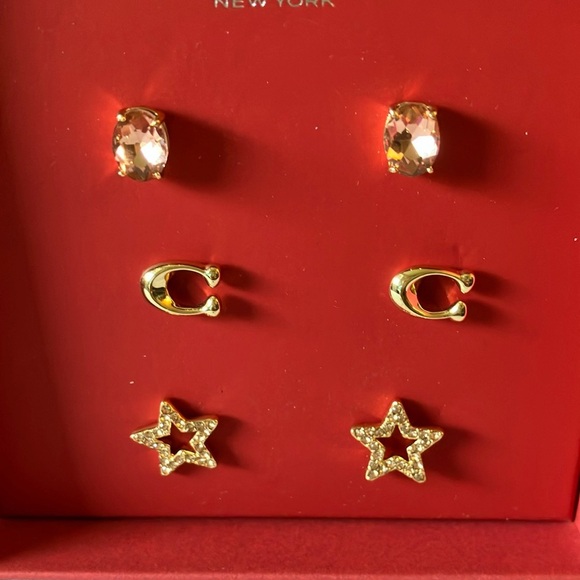 Coach: 2022 Earring (CF985) Set- Gold Tone - Picture 3 of 12